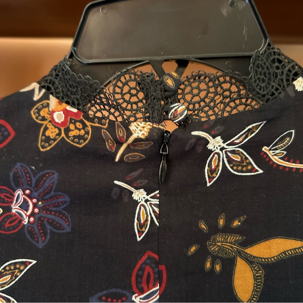 Red Carter blouse - Picture 5 of 9